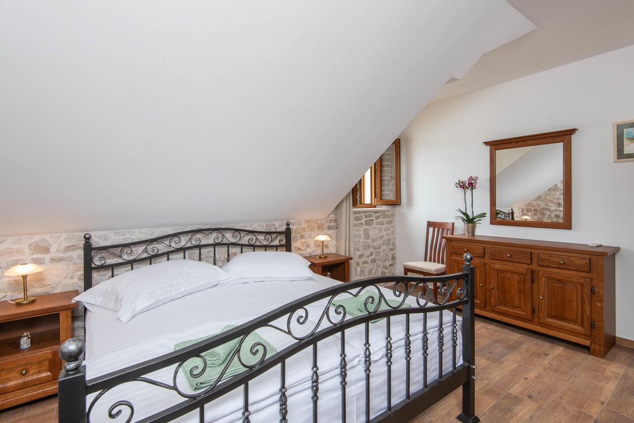 Villa Loviste Paradise Екстериор снимка