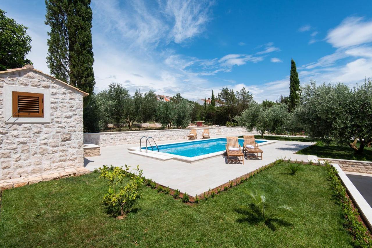 Villa Loviste Paradise Екстериор снимка