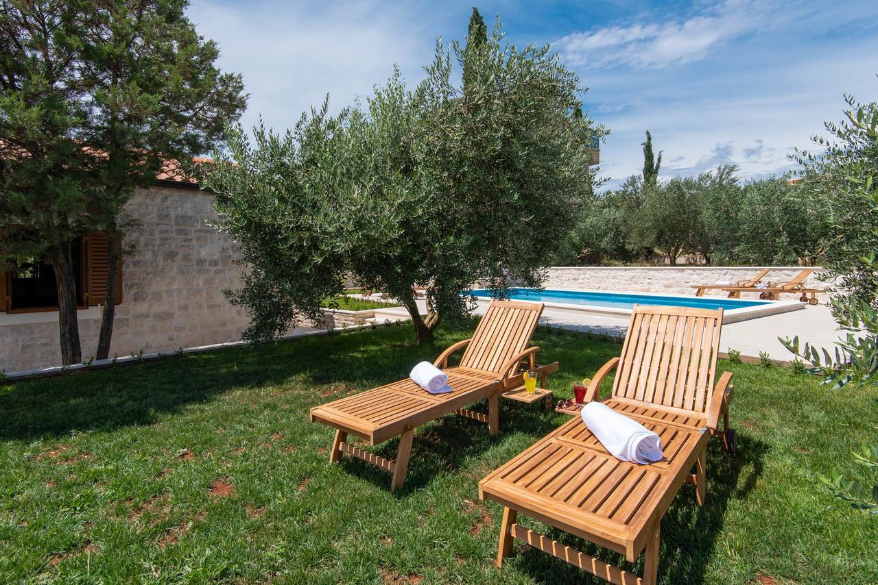 Villa Loviste Paradise Екстериор снимка