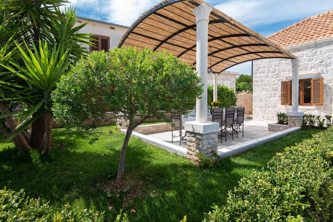 Villa Loviste Paradise Екстериор снимка