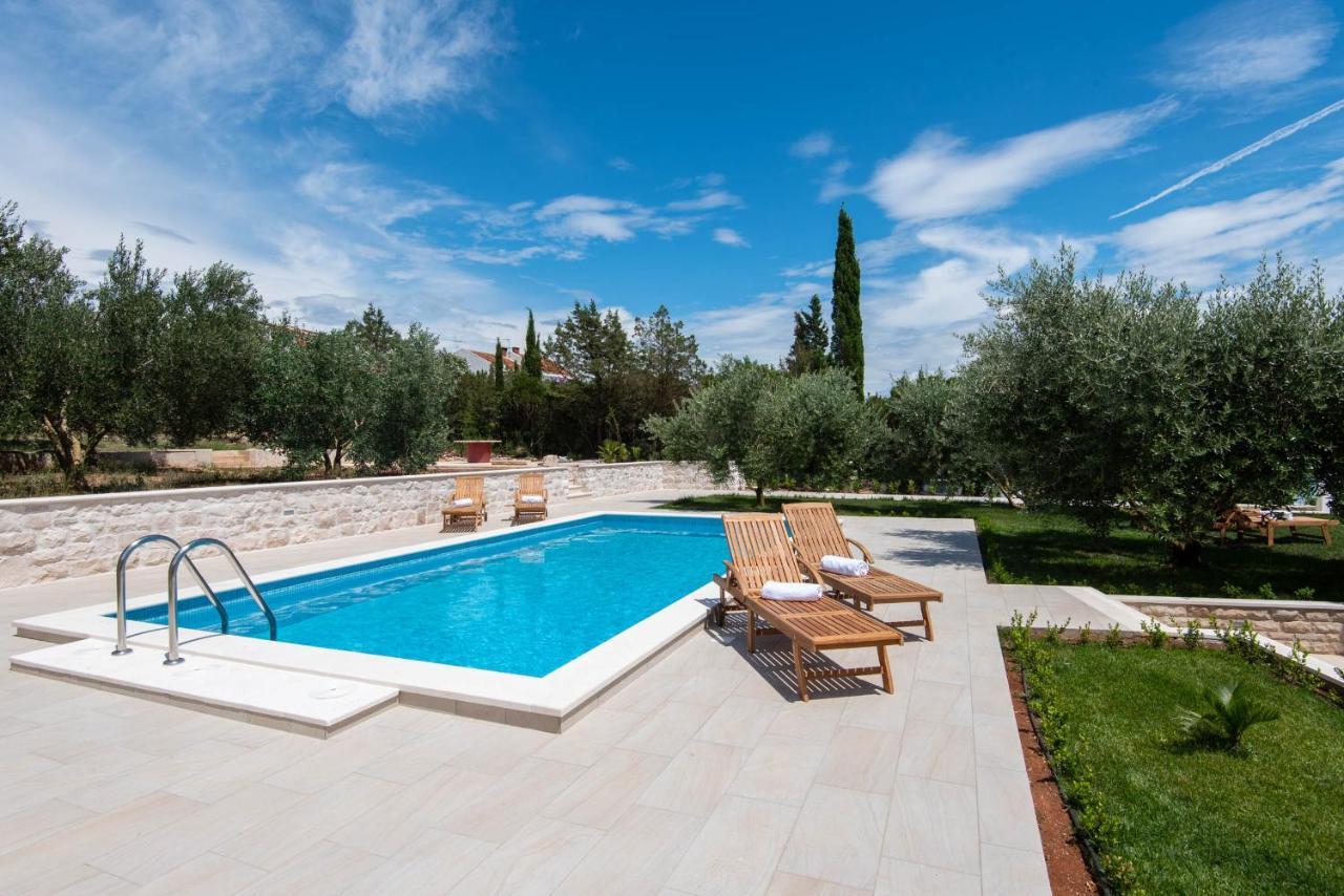 Villa Loviste Paradise Екстериор снимка