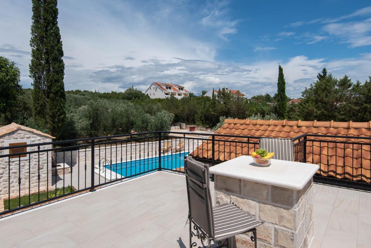 Villa Loviste Paradise Екстериор снимка