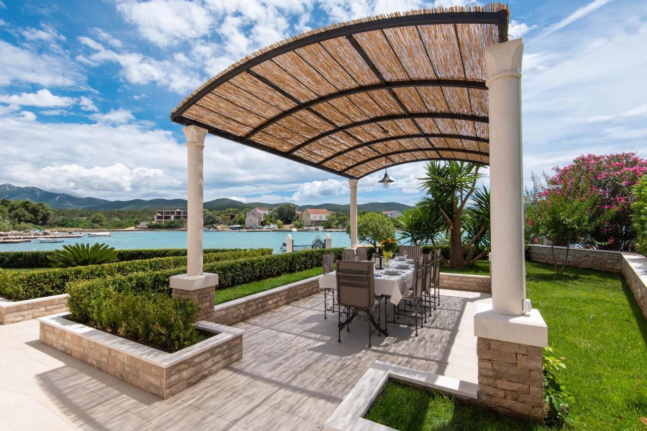 Villa Loviste Paradise Екстериор снимка